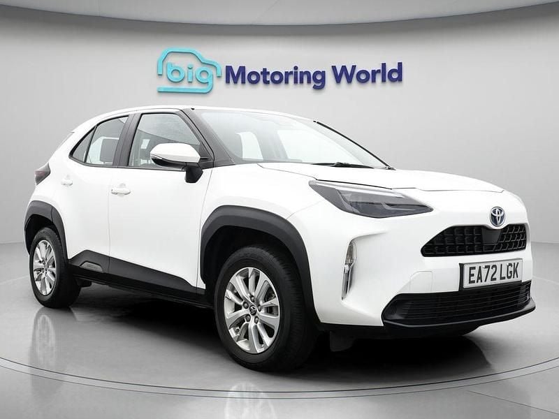 White Used 2022 Toyota Yaris Cross SUV | £16,800 (Super price) - Image 1/4
