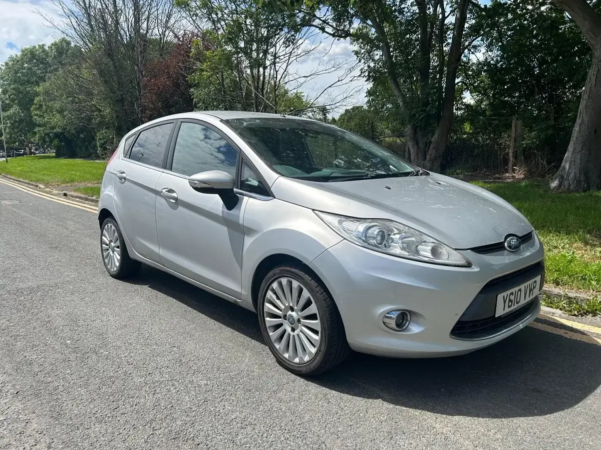 Used Ford Fiesta Titanium 2010 Silver Hatchback