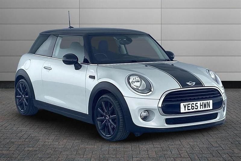 White silver Used 2015 Mini Cooper D Hatchback | £8,245 (Fair price) - Image 1/4