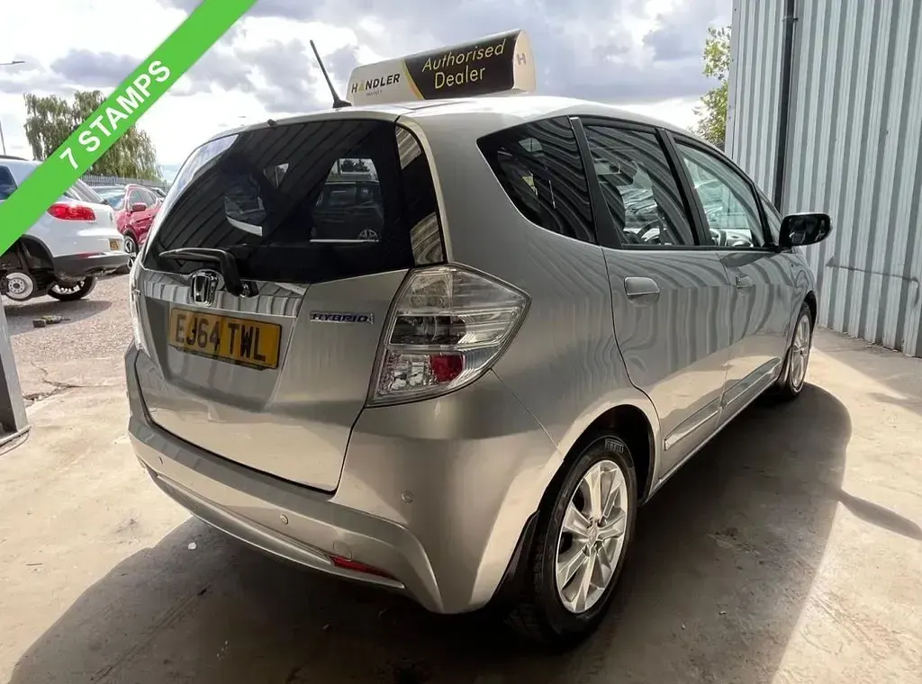 Used Honda Jazz Hybrid 102 HP (75 kW) 2014 Silver Hatchback