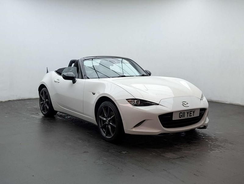 Used Mazda MX5 Inclusive 160 HP (117 kW) 2016 White Cabriolet