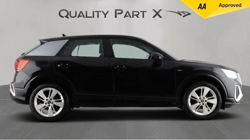 Begagnad Audi Q2 S-Line 110 HK (80 kW) 2021 Svart SUV