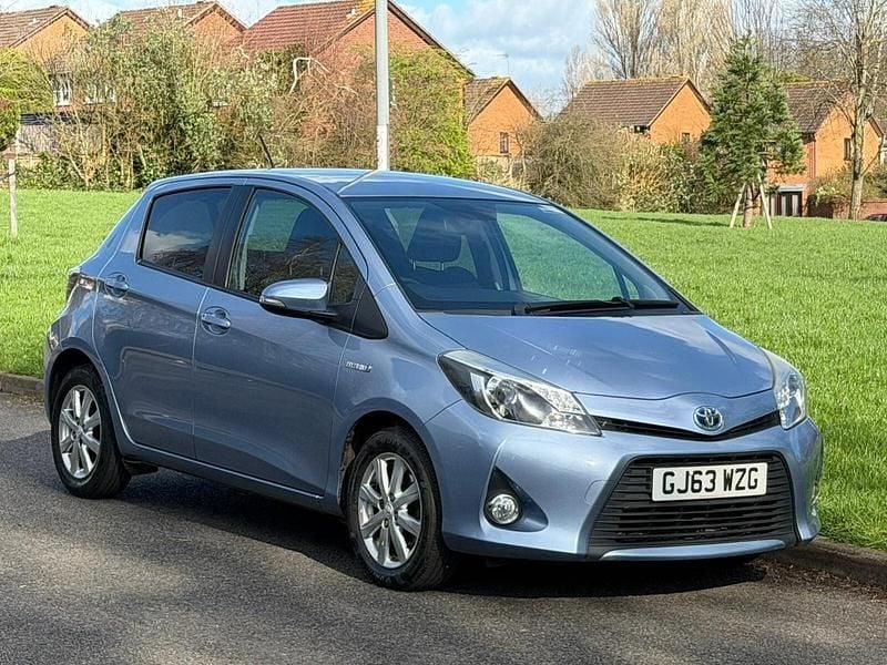 Used Toyota Yaris Hybrid T4 2013 Blue Hatchback