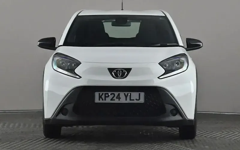 Usado Toyota Aygo X PURE 72 HP (52 kW) 2024 Branco SUV