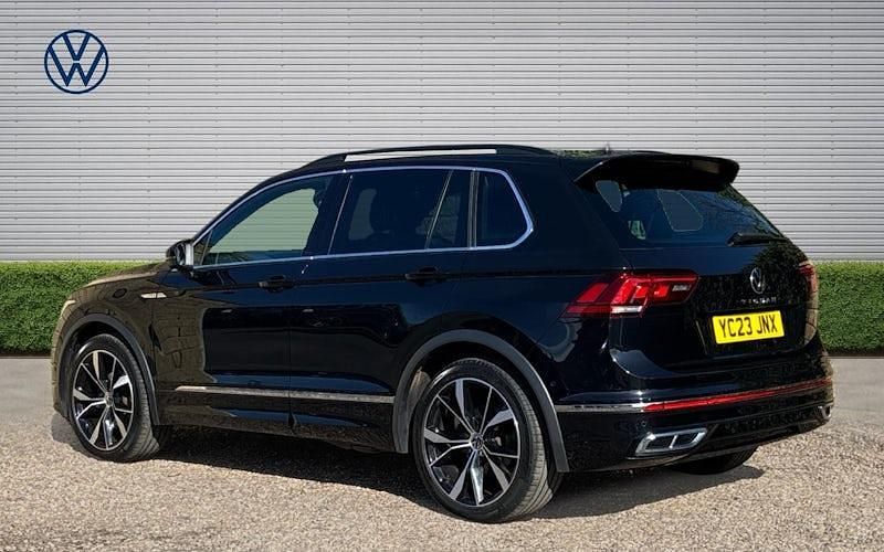 Usado VW Tiguan R-line 150 HP (110 kW) 2023 Preto SUV