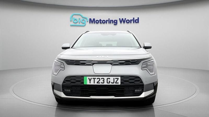 Used Kia e-Niro 147 kW (201 HP) 2023 Grey SUV