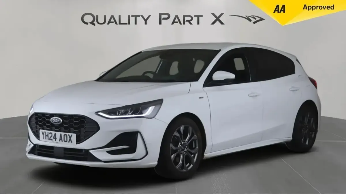 Used Ford Focus ST-Line 100 HP (73 kW) 2024 White Hatchback