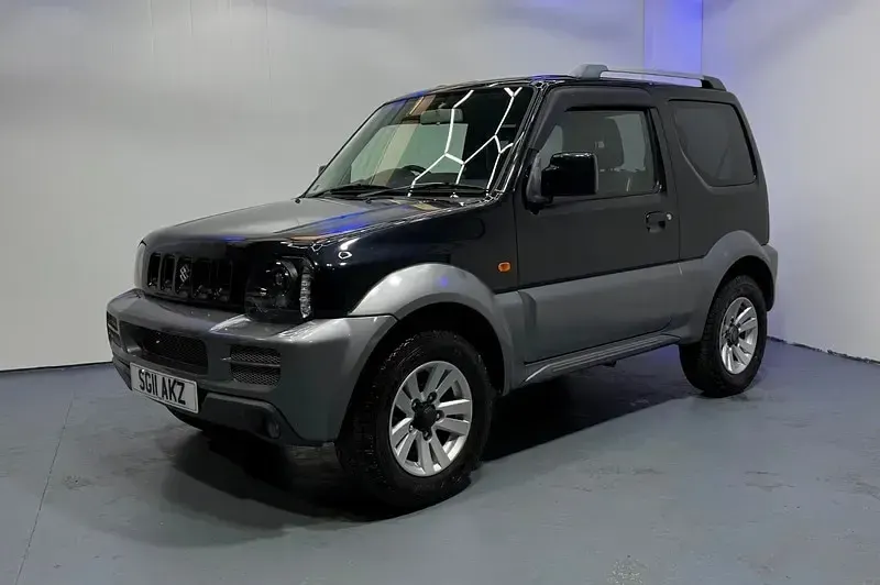 Used Suzuki Jimny SZ4 85 HP (62 kW) 2011 Black SUV