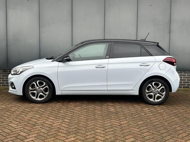 Used Hyundai i20 83 HP (61 kW) 2019 Blue Hatchback