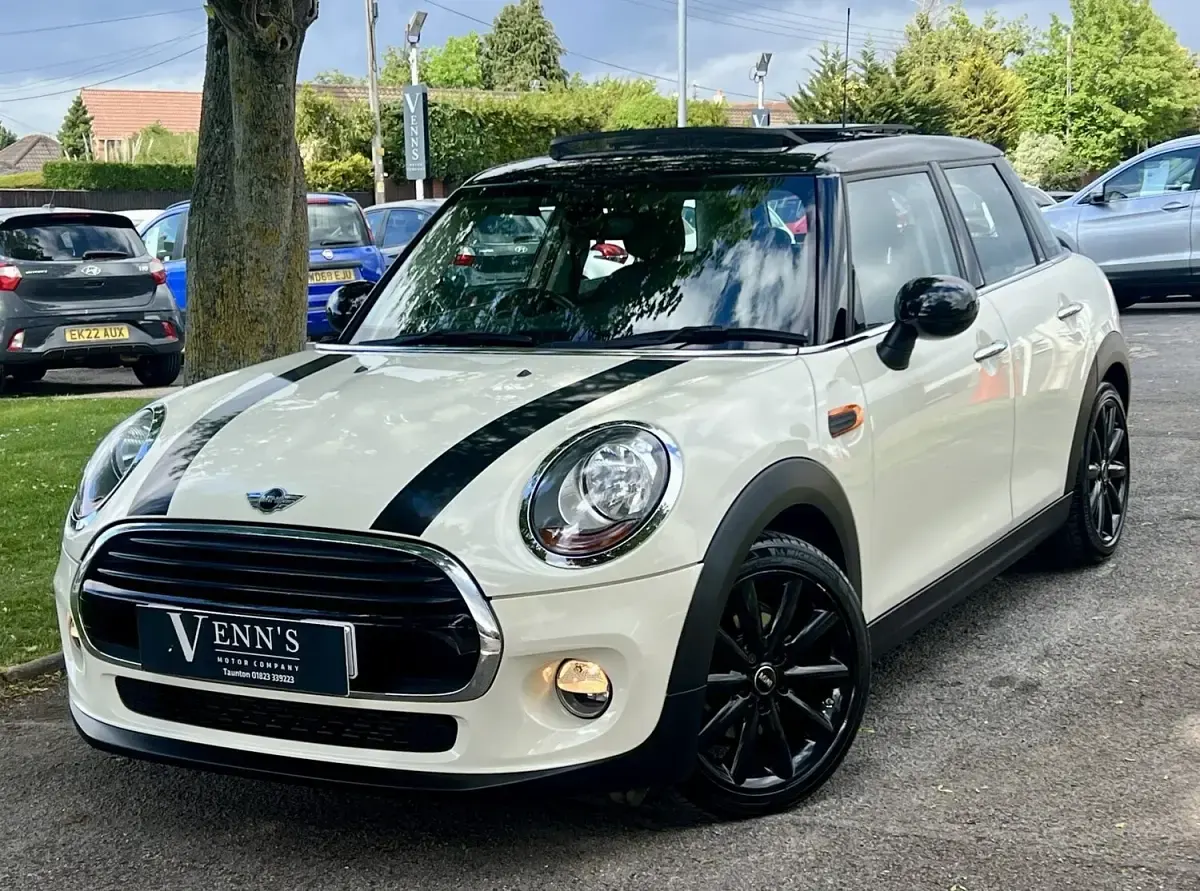 Used Mini Cooper Hatch 2016 White Hatchback