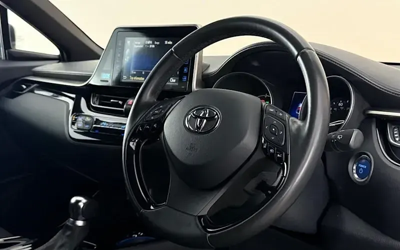 Used Toyota C-HR Design 122 HP (89 kW) 2019 Silver SUV
