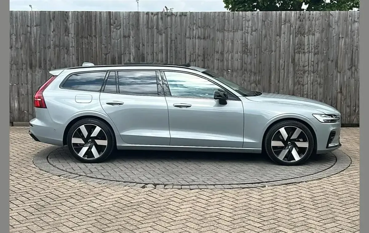 Used Volvo XC40 Ultra 194 HP (142 kW) 2024 Grey SUV