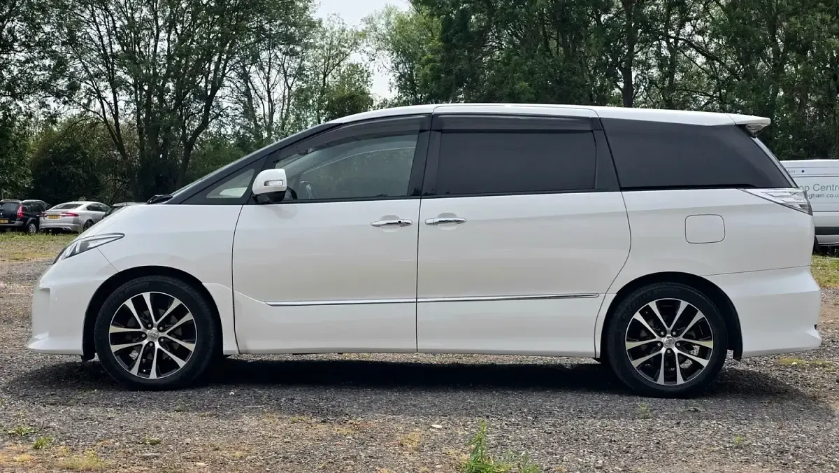 Used Toyota Estima 2014 Black MPV