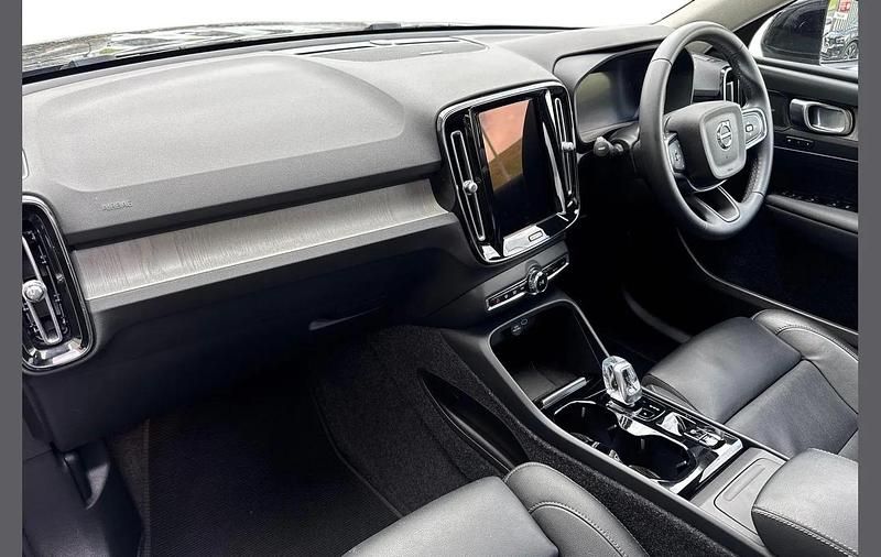 Used Volvo XC40 Ultra 163 HP (119 kW) 2024 Onyx black SUV