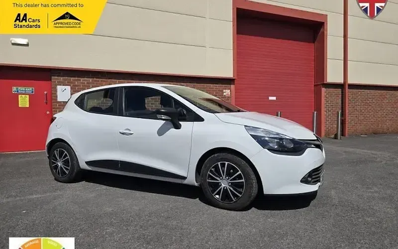 Used Renault Clio Expression 73 HP (53 kW) 2014 Hatchback