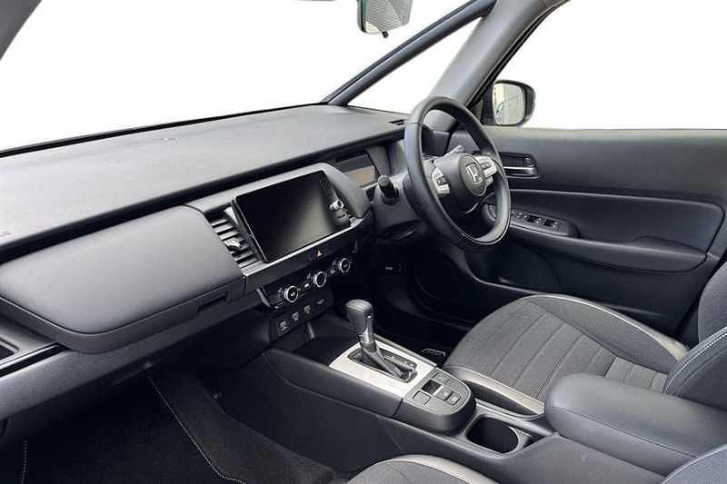 Second-hand Honda Jazz Advance 122 CP (89 kW) 2025 Alb Hatchback