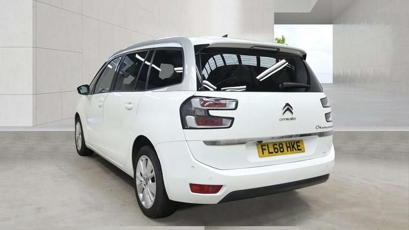 Used Citroën C4 SpaceTourer Flair 2018 White MPV