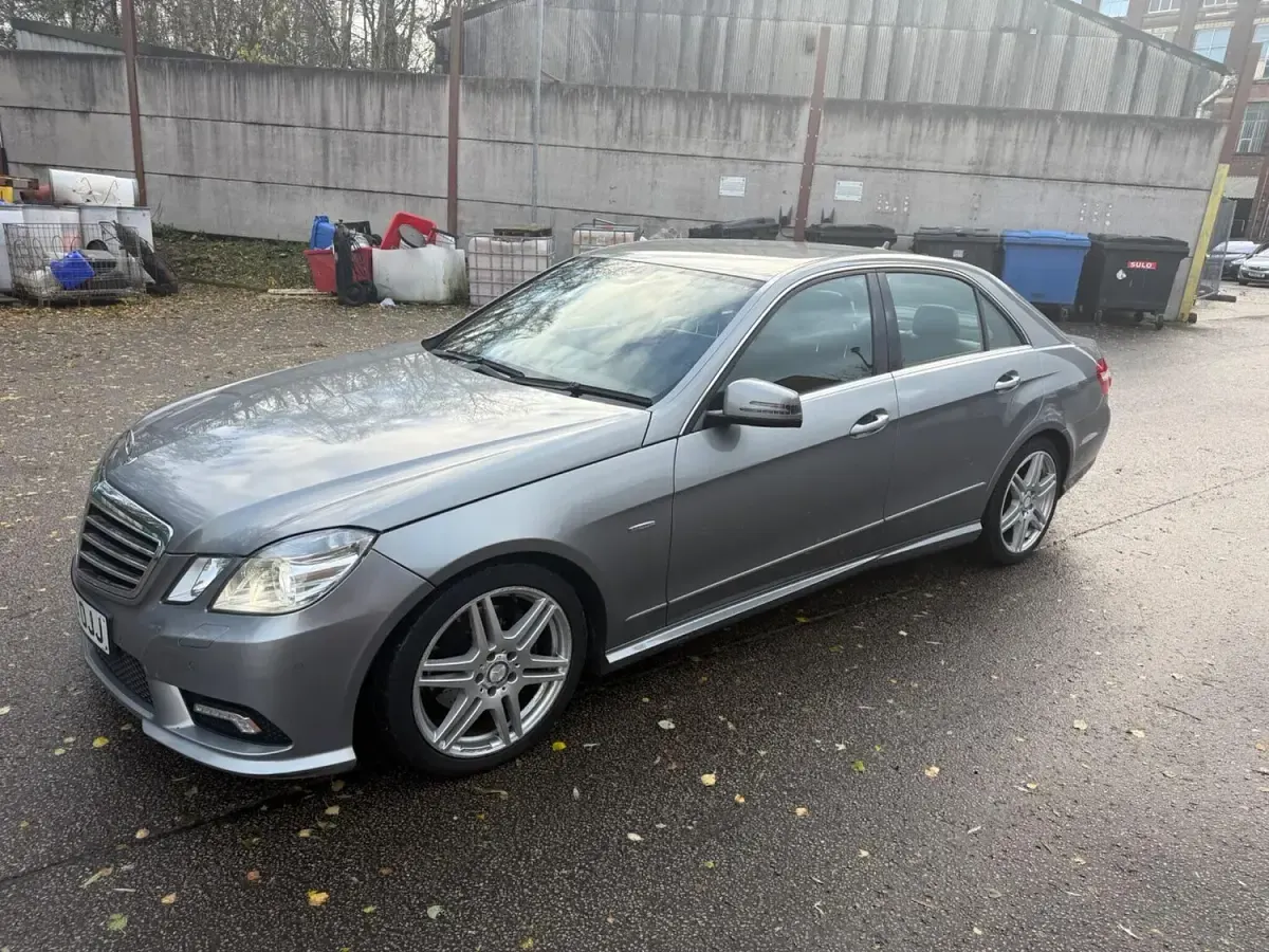Used Mercedes E250 2010 Silver Sedan