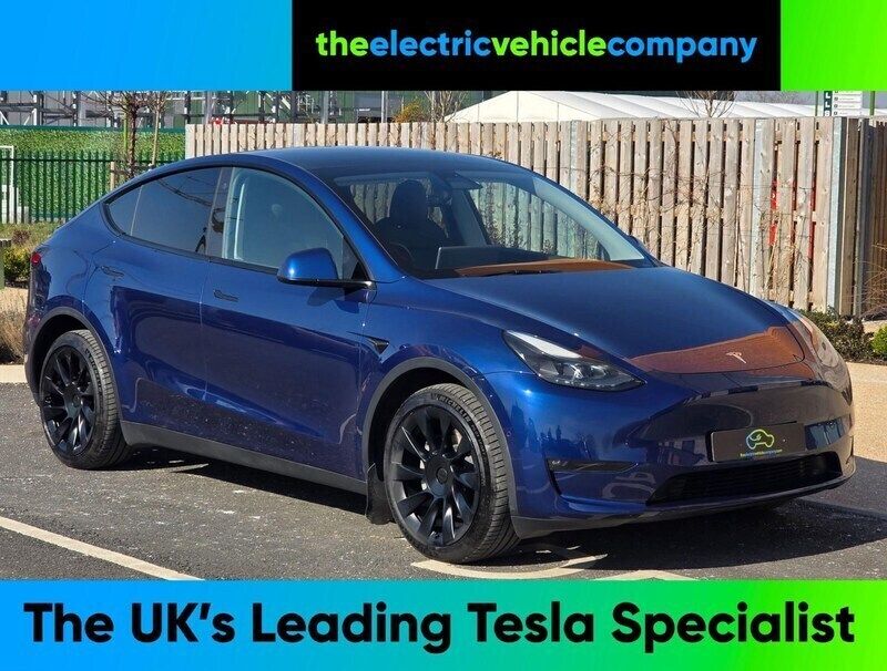 Blue Used 2022 Tesla Model Y Long Range SUV | £29,995 (A bit pricey) - Image 1/1