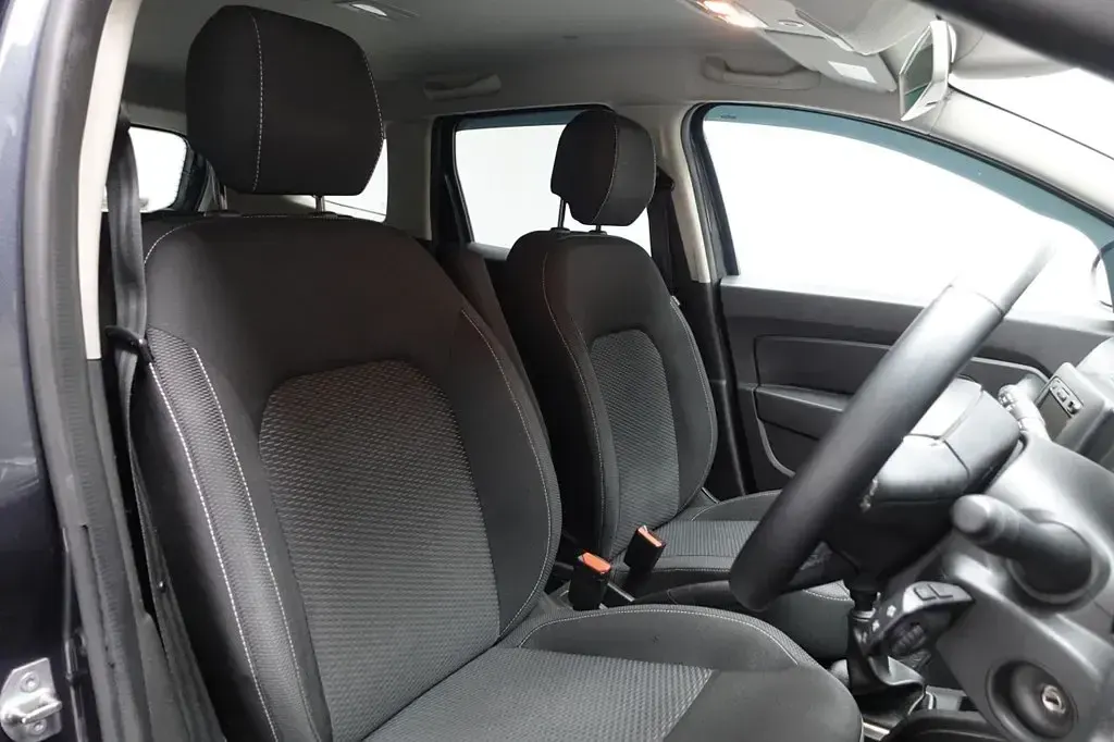 Begagnad Dacia Duster Comfort 115 HK (84 kW) 2019 Grå SUV