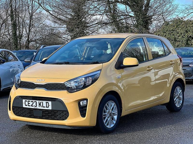 Used Kia Picanto 66 HP (48 kW) 2023 Yellow Hatchback