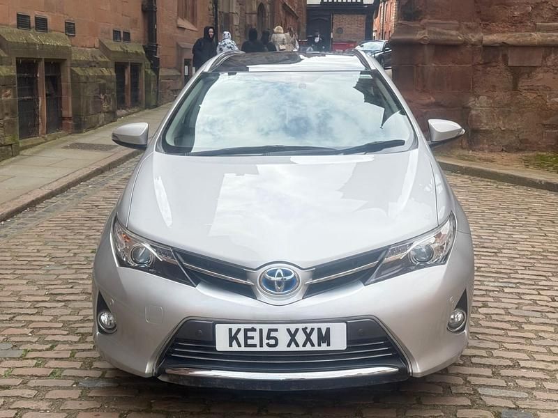 Used Toyota Auris Hybrid 2015 Silver Estate