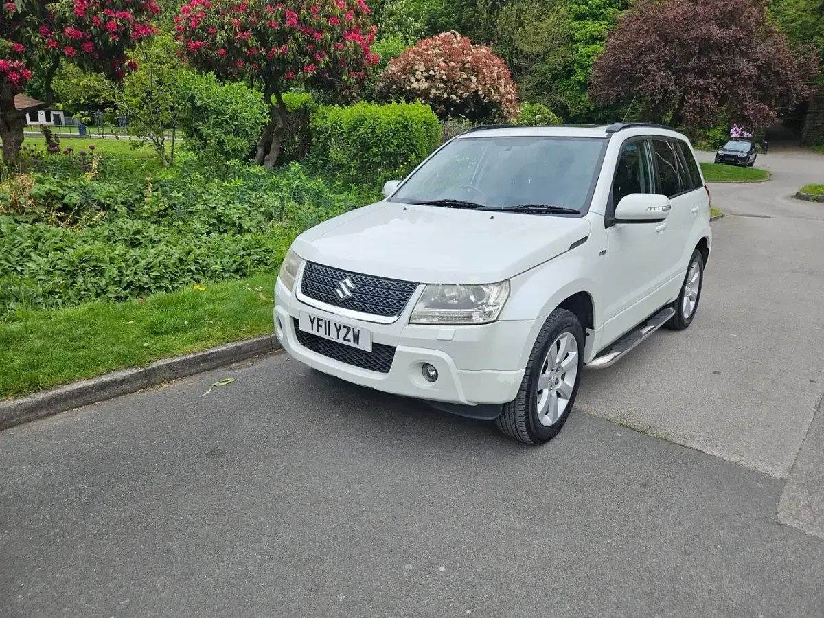Używany Suzuki Grand Vitara SZ5 129 KM (94 kW) 2011 Biały SUV