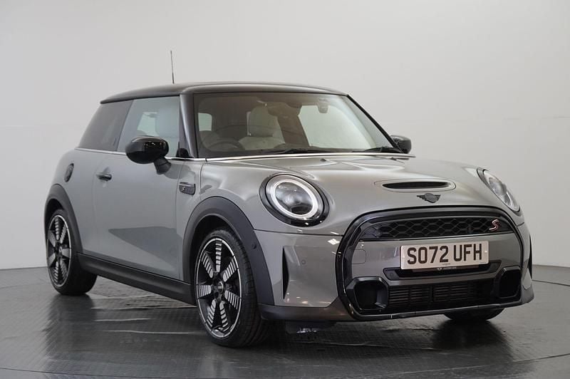 Grey Used 2022 Mini Cooper S Exclusive Hatchback | £22,898 (Fair price) - Image 1/4