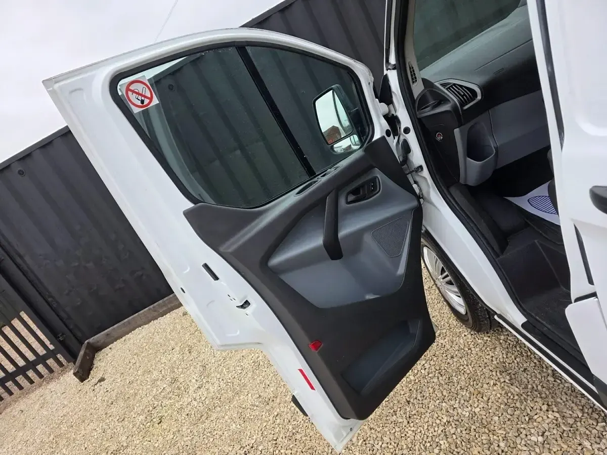 Used Ford Transit Custom 100 HP (73 kW) 2016 White Van