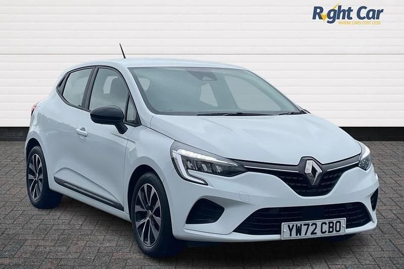 White Used 2023 Renault Clio V Evolution Hatchback | £12,499 (Good price) - Image 1/1