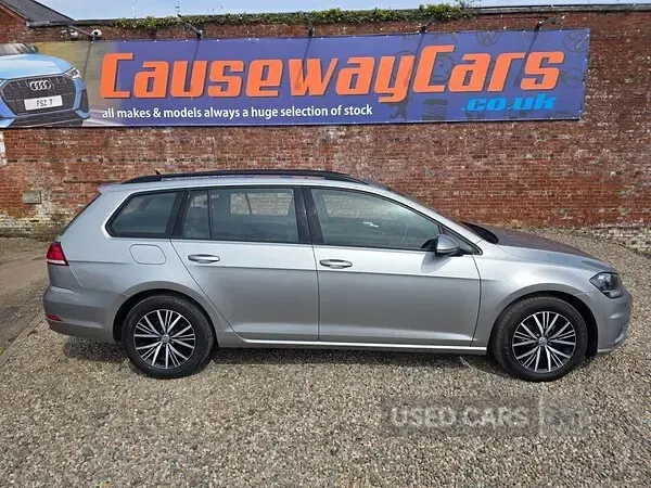 Used VW Golf VII SE 115 HP (84 kW) 2018 Silver Estate