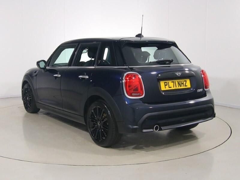 Usado Mini Cooper Exclusive 134 HP (98 kW) 2022 Preto Citadino