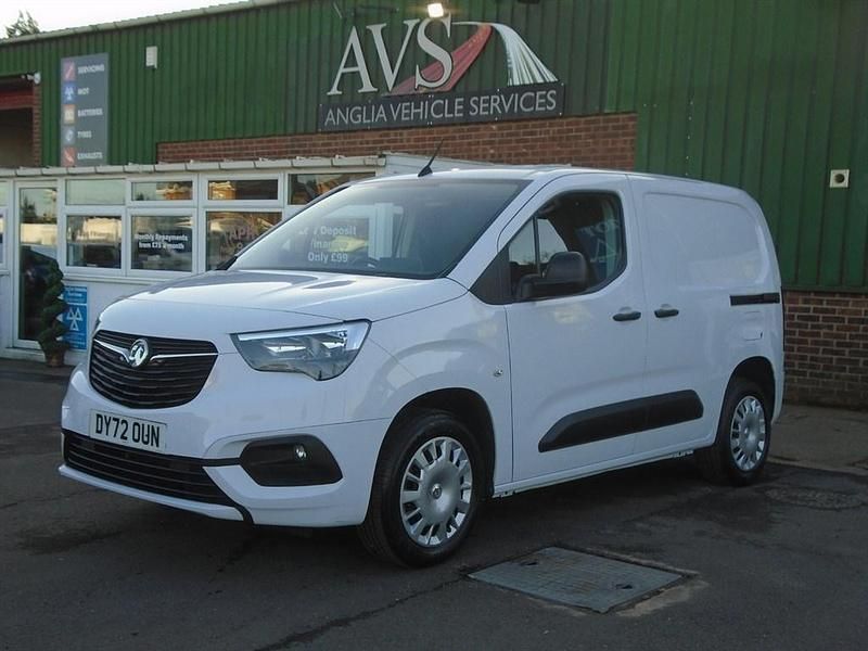 Used Vauxhall Combo Sportive 100 HP (73 kW) 2022 White MPV