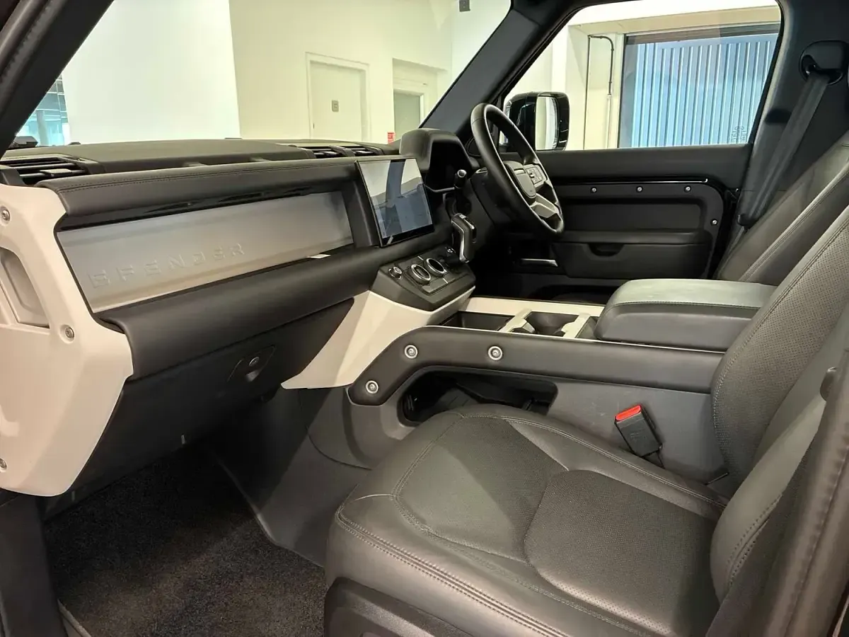 Used Land Rover Defender HSE Dynamic 2024 Black SUV