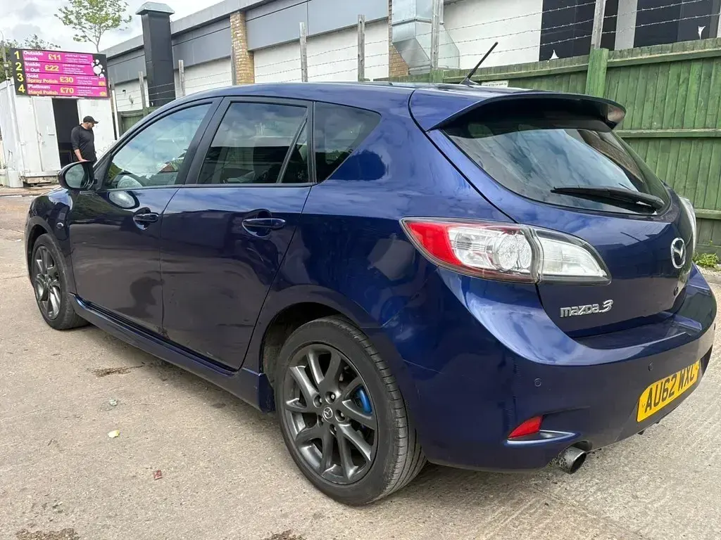 Usado Mazda 3 Inclusive 115 HP (84 kW) 2012 Azul Citadino