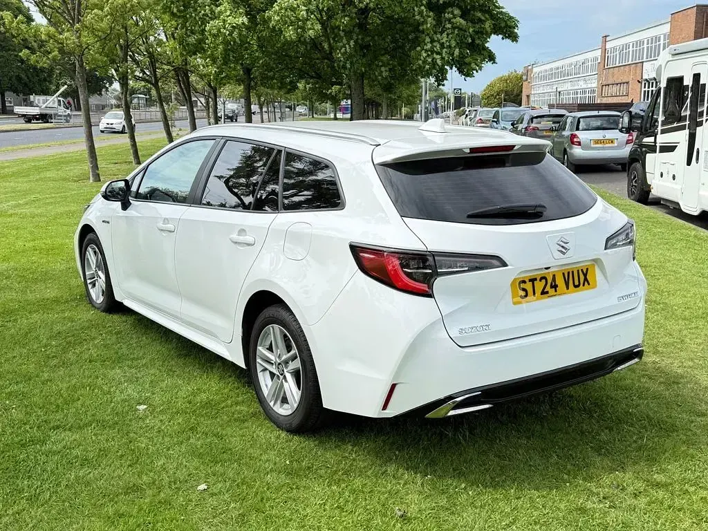 Used Suzuki Swace 140 HP (102 kW) 2024 White Estate