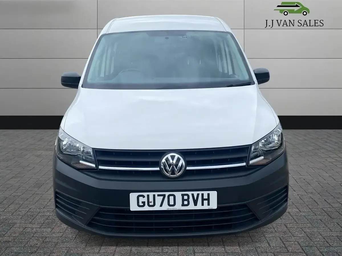 Used VW Caddy Maxi S 102 HP (75 kW) 2021 White MPV