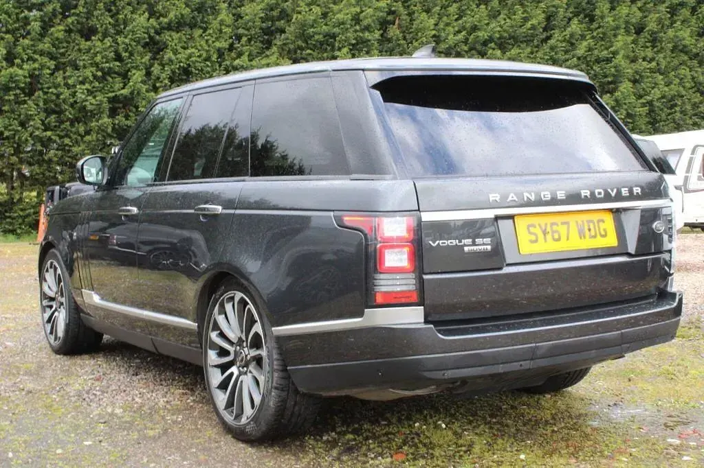 Usado Land Rover Range Rover Vogue SE 339 CV (249 kW) 2017 Gris SUV