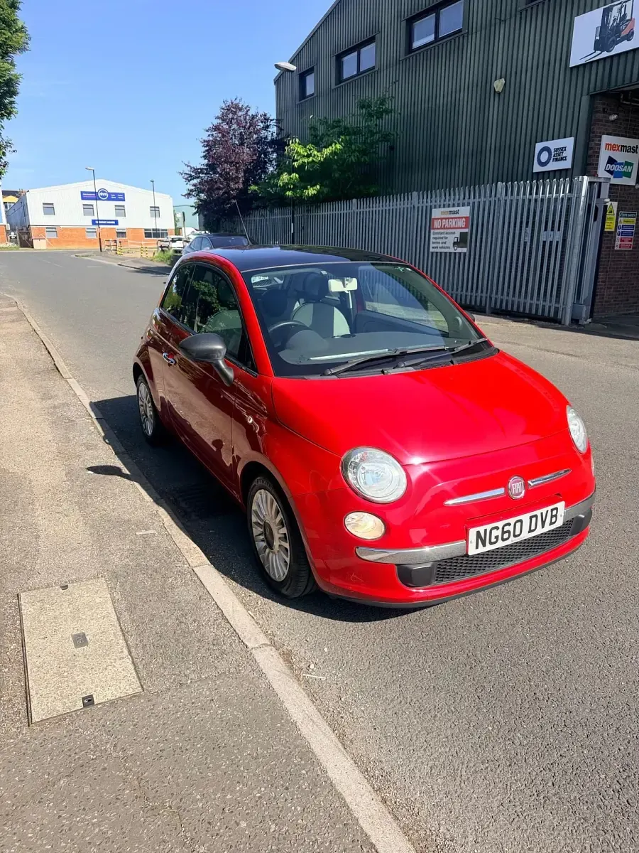 Gebraucht Fiat 500 Lounge 85 PS (62 kW) 2011 Rot Kleinwagen