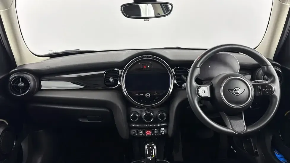 Used Mini Cooper Classic 134 HP (98 kW) 2023 Black Hatchback