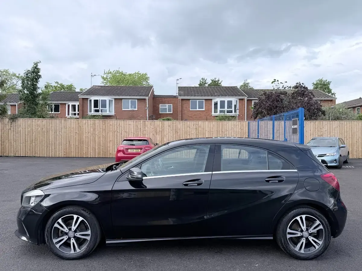 Used Mercedes A180 SE 2016 Black Hatchback