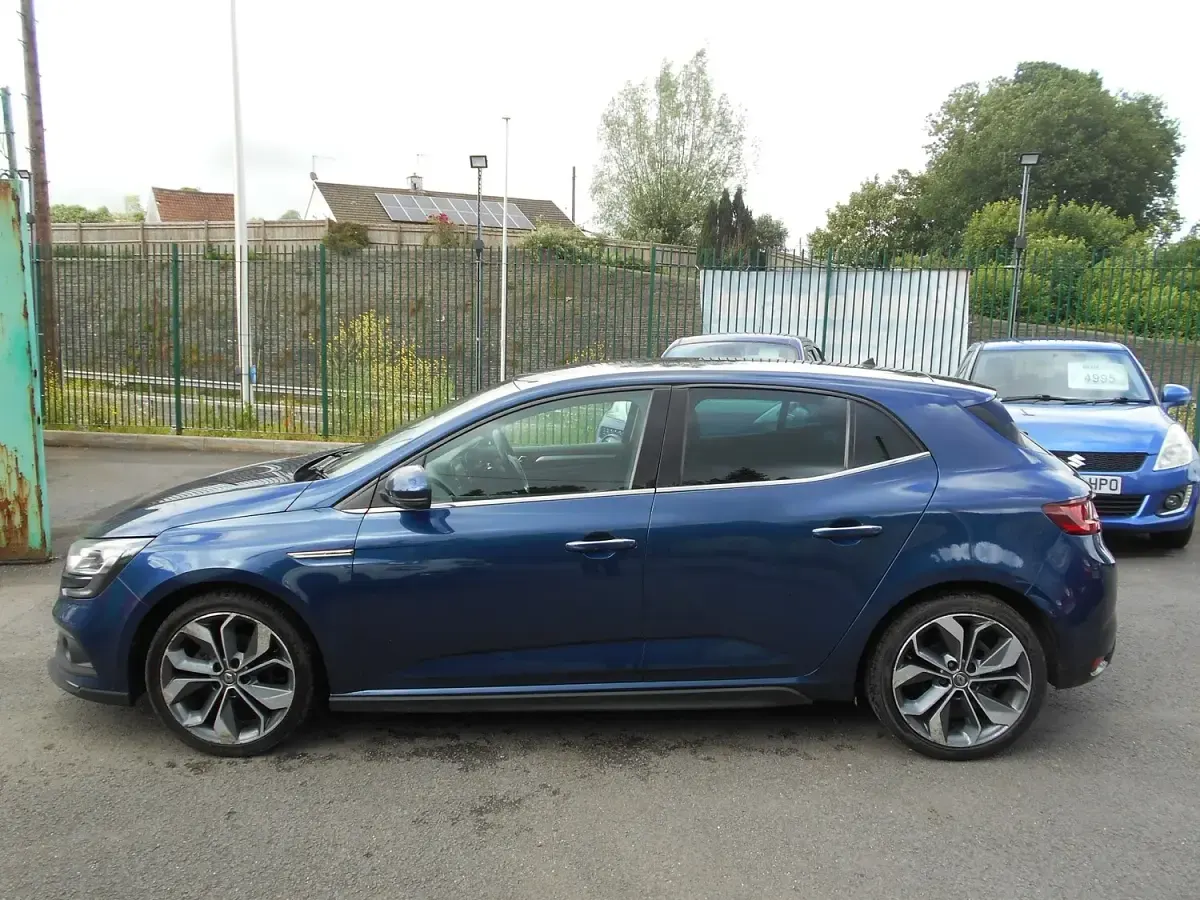 Used Renault Mégane Dynamique 2018 Blue Hatchback