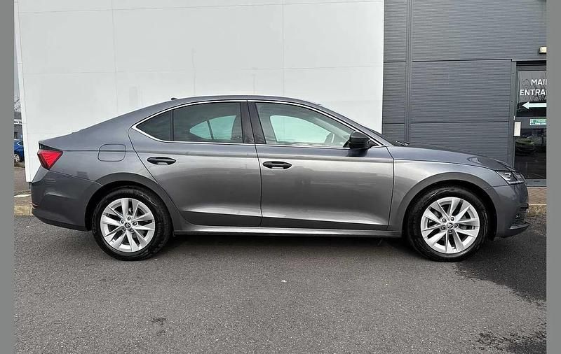 Used Skoda Octavia SE L 150 HP (110 kW) 2023 Graphite grey metallic Hatchback