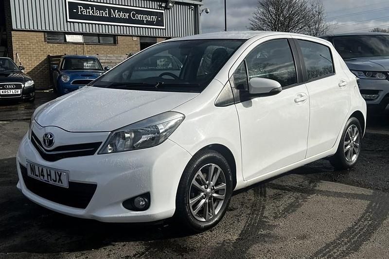 Used Toyota Yaris Plus 2014 White Hatchback