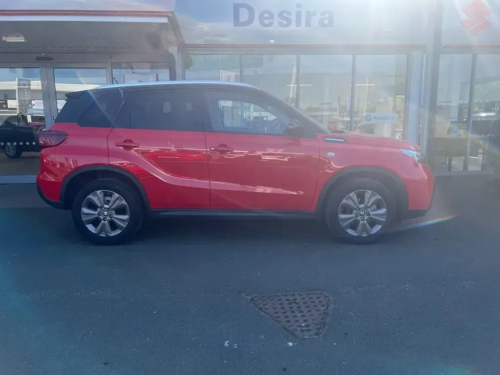 Second-hand Suzuki Vitara 2025 Roșu SUV