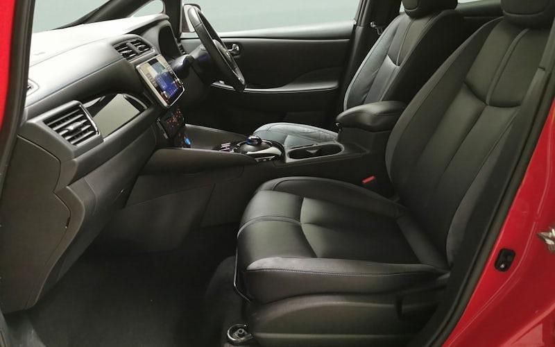 Used Nissan Leaf Tekna 160 kW (218 HP) 2022 Red Hatchback