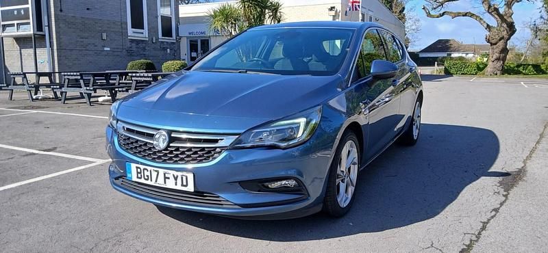 Second-hand Vauxhall Astra SRi 150 CP (110 kW) 2017 Albastru Hatchback