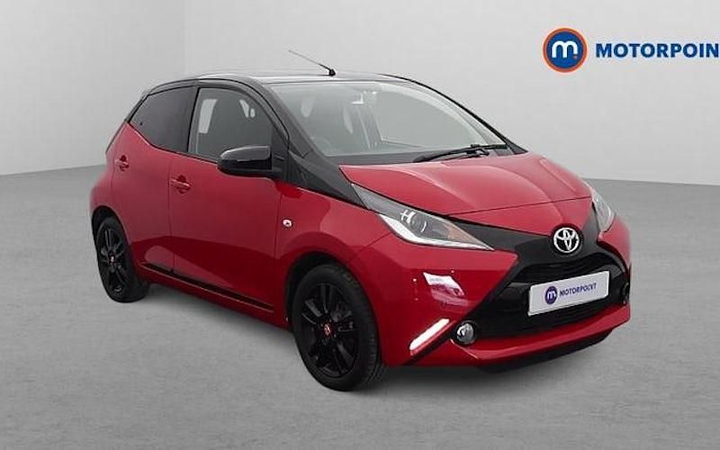 Used Toyota Aygo X-cite 69 HP (50 kW) 2017 Red Hatchback