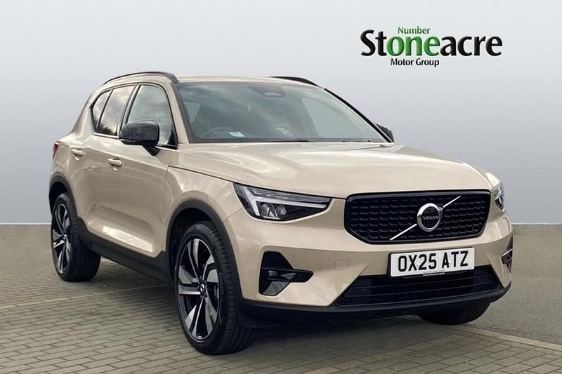Used Volvo XC40 Plus 197 HP (144 kW) 2025 Gold SUV