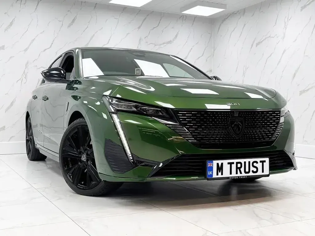 Used Peugeot 308 Premium 2022 Green Hatchback